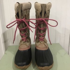 Esprit size 8 snow boots